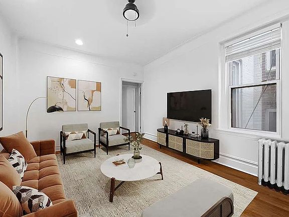 3rd image of 223 E 50th St APT 6-B