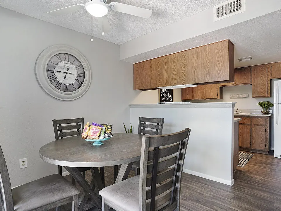 Falcon Glen Apartments