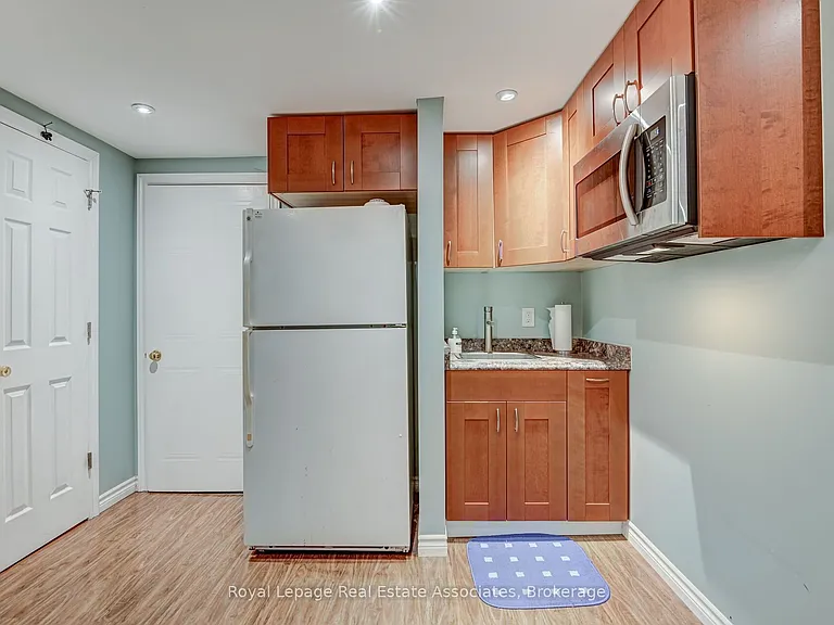 70 Nectarine Cres — Photo 19