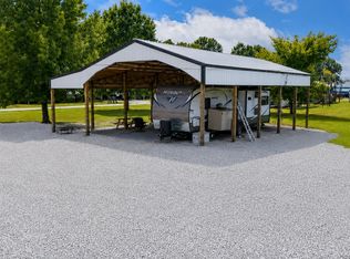 1020 Wc Pickett Rd, Clifton, TN 38425