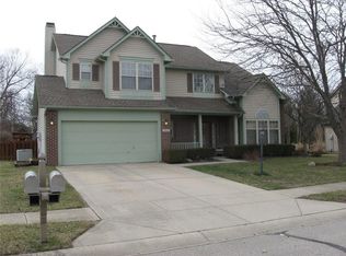 10515 Greenway Dr, Fishers, IN 46037