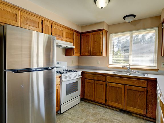 2nd image of 1518 NW 9th Pl