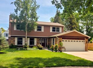 17515 W Winnebago Dr, Grayslake, IL 60030