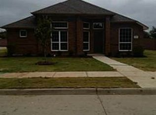 107 Foxwood Ln, Red Oak, TX 75154
