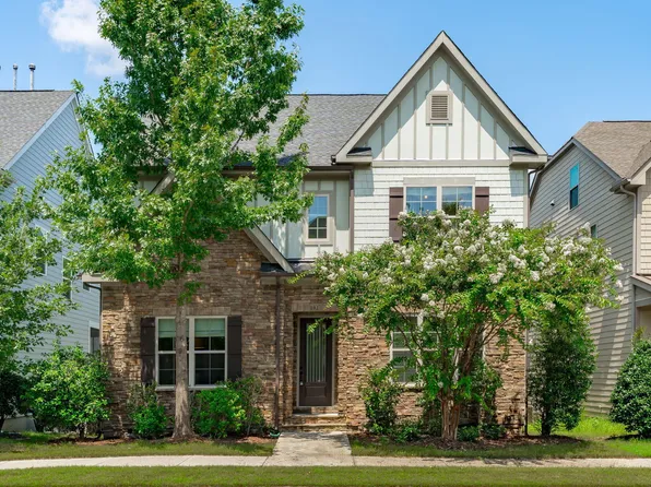 3918 Overcup Oak Ln, Cary, NC 27519