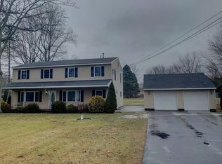 928 Hogsback Rd, Mason, MI 48854