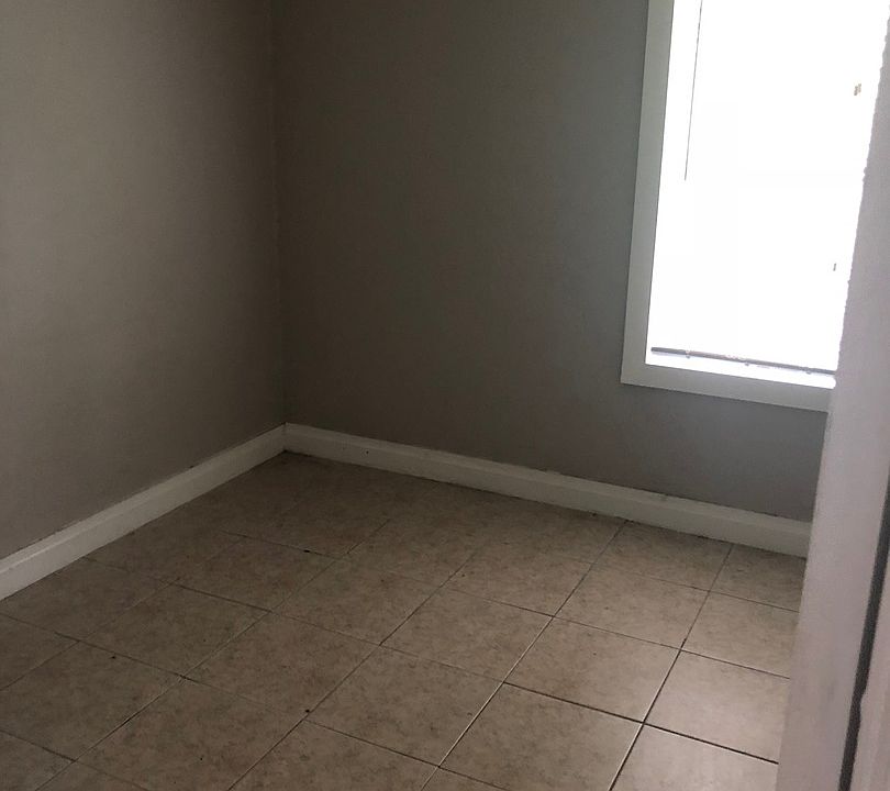 1st image of 3002 E Curtis St APT B