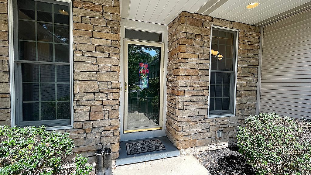 34 Fieldstone, Poland, OH 44514 Zillow