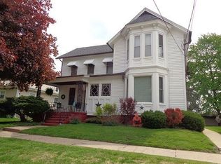 224 S Tremont St, Kewanee, IL 61443