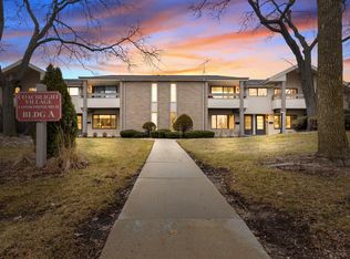 1605 S Carriage Ln, New Berlin, WI 53151