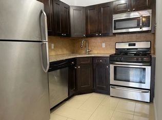 25-78 38th St #1R, Astoria, NY 11103