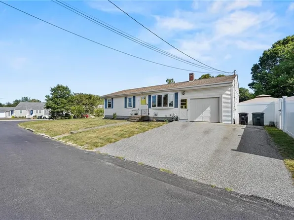 7 Marion Ave, Coventry, RI 02816