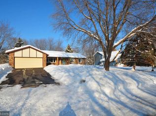 9440 Newcastle Rd, Woodbury, MN 55125