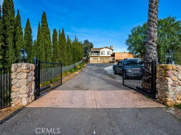 2913 Harris Dr, Vista, CA 92084