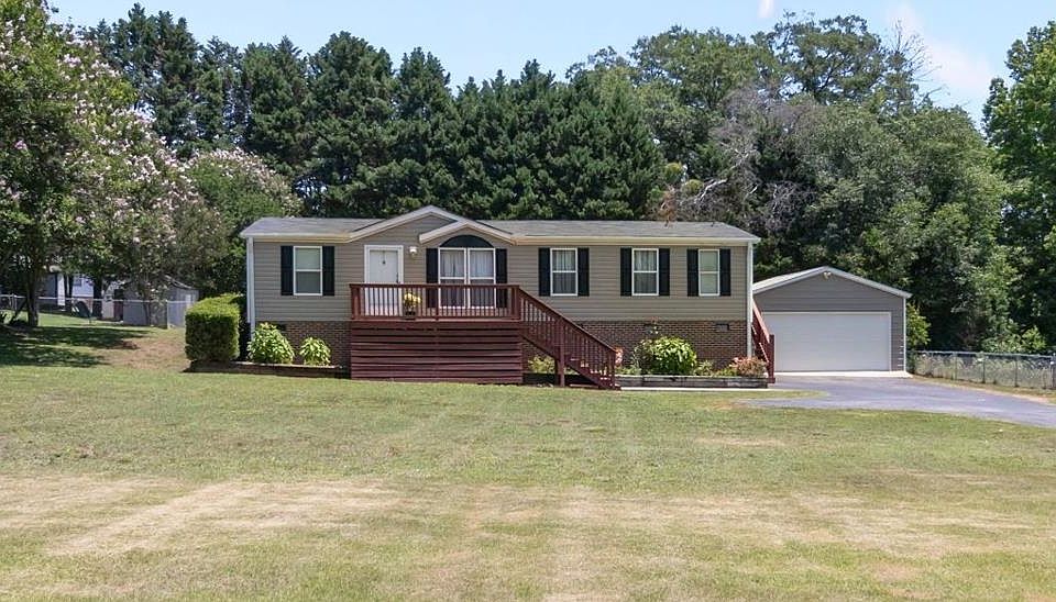 1st image of 324 Groce Meadow Rd