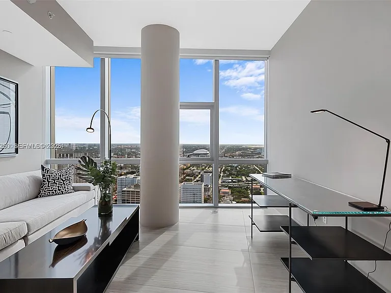 851 NE 1st Ave #Penthouse 4912 — Photo 21