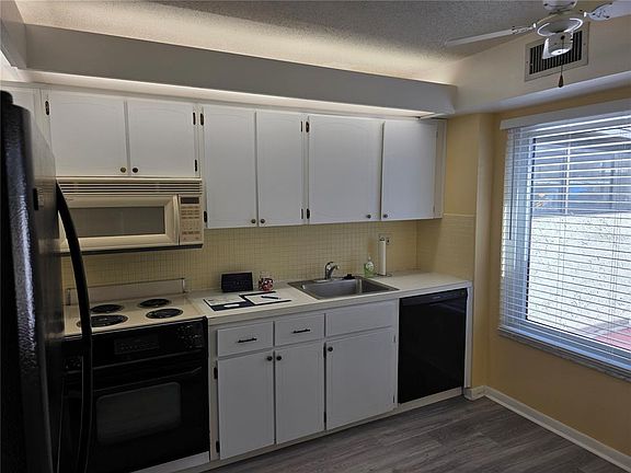 5th image of 2207 Belleair Rd APT B22