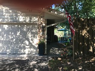 9600 Cimarron Trl, Minnetonka, MN 55305