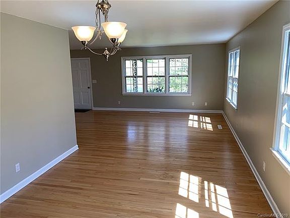 5th image of 1005 Fassifern Ct
