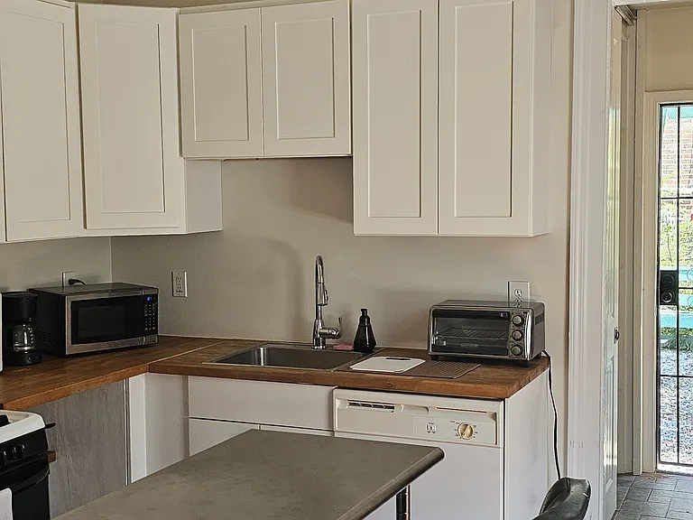 3131 Dauphine St — Photo 9