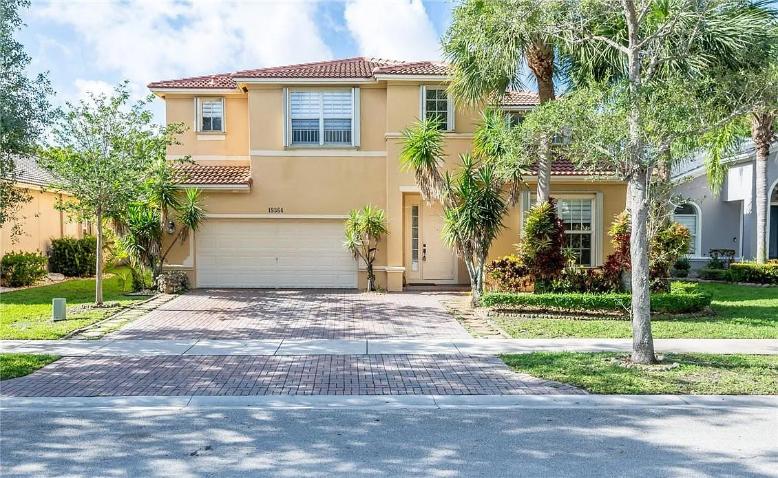 5 bed, 4.0 bath, 3041 sqft, $6,150 — Photo 1
