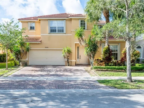 19364 S Whitewater Ave, Fort Lauderdale, FL 33332