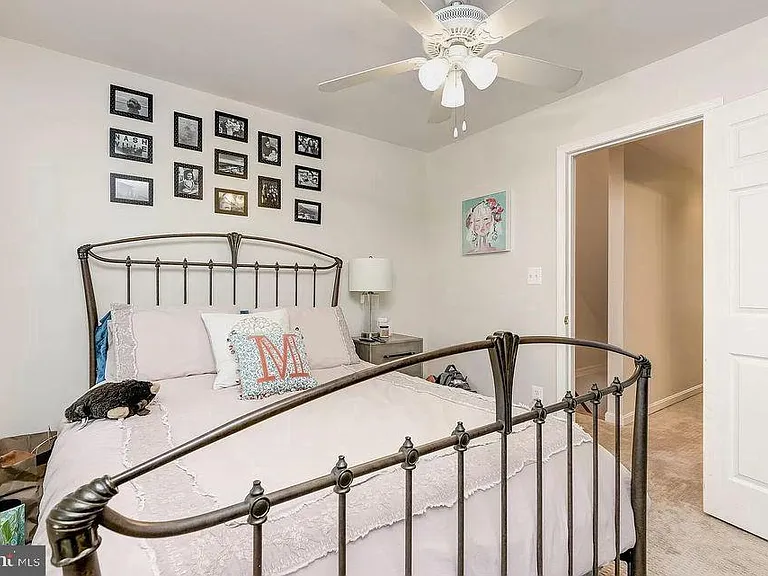 1019 S Streeper St — Photo 12
