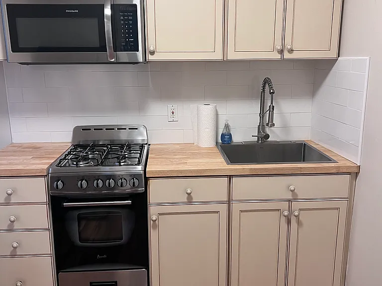 814 W Lancaster Ave #1 — Photo 2