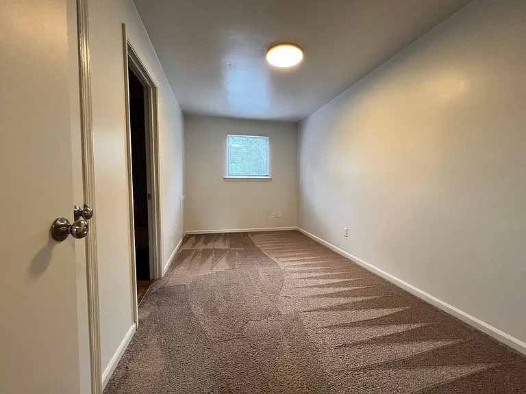Stone Ridge Apartments- Convenient Location — Photo 18