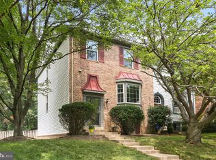5758 Mason Bluff Dr, Burke, VA 22015