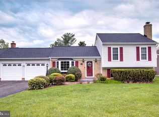 10200 McKean Ct, Great Falls, VA