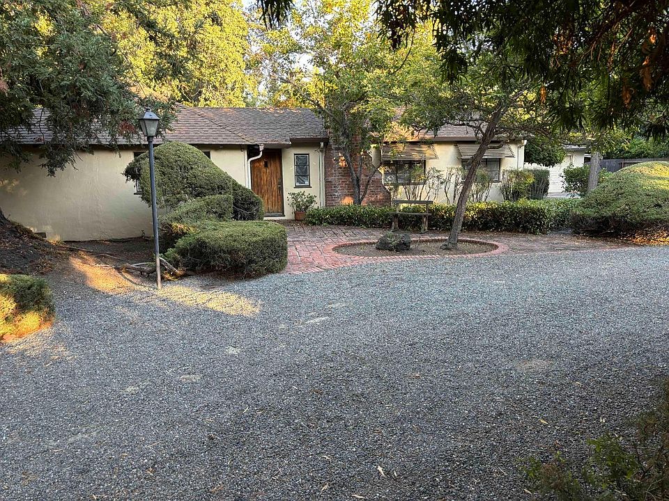 2nd image of 845 Los Robles Ave