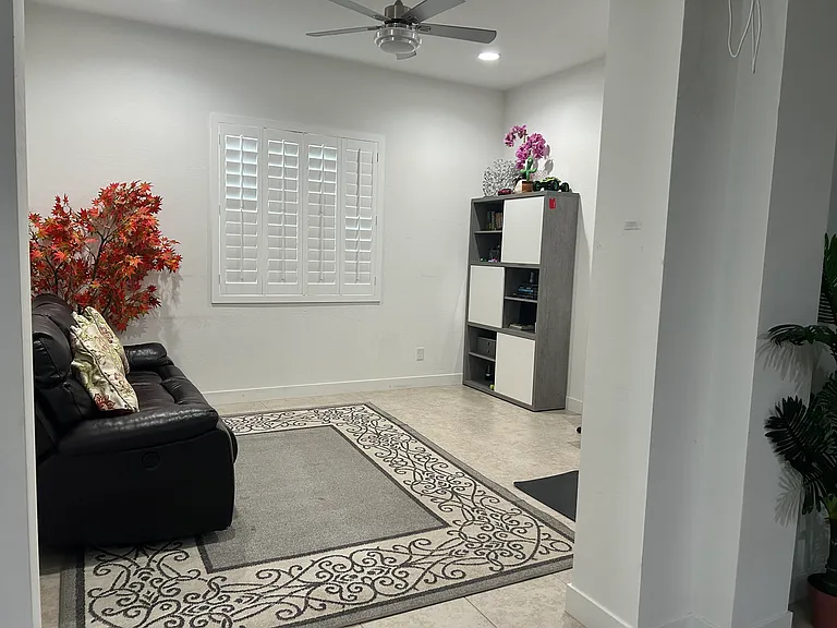 Den / Study / Office Room