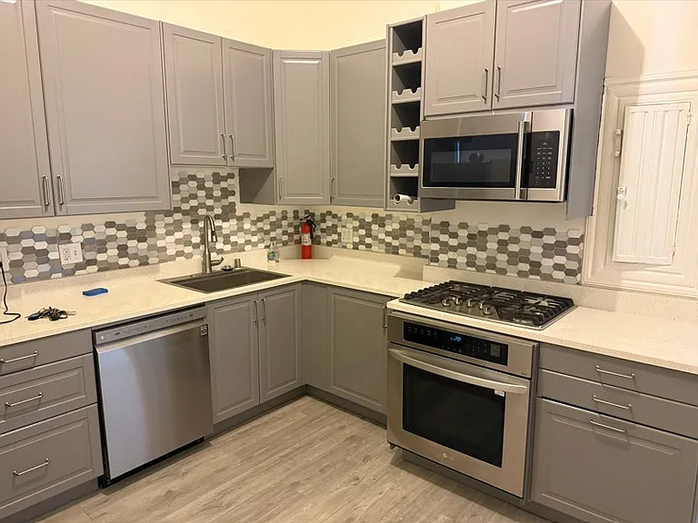 1712 Filbert St — Photo 10