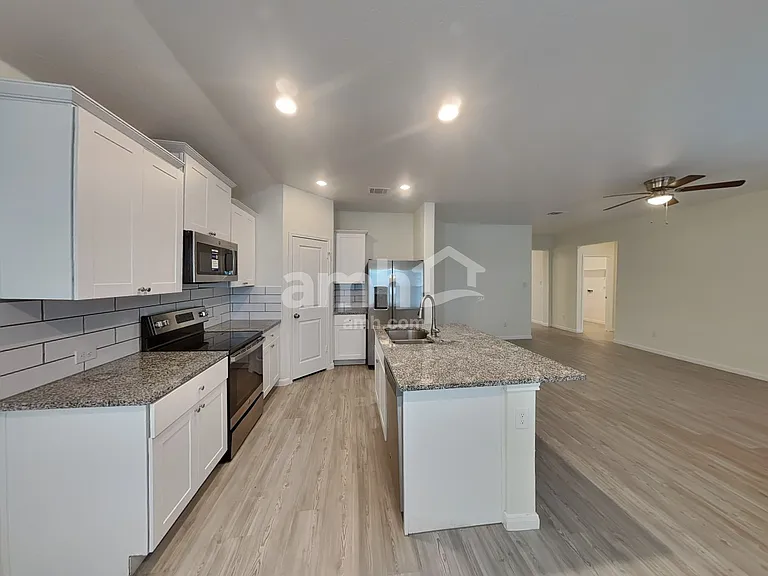 2708 Iberia Ct — Photo 4