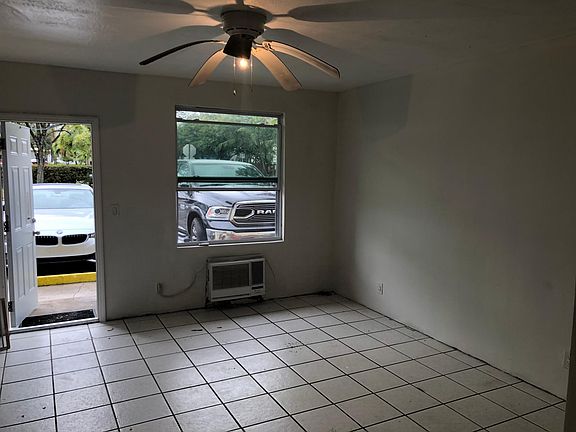 2nd image of 24 SW 13th St APT 3