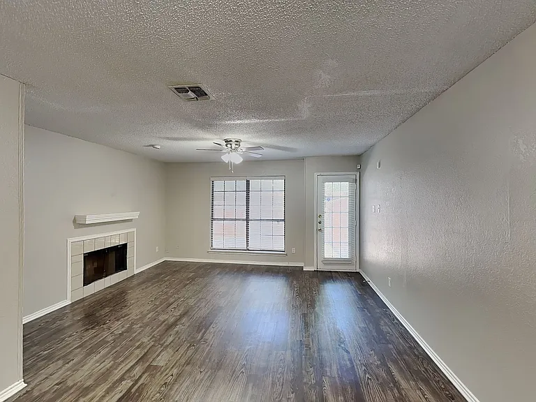7334 Kingswood Cir — Photo 4