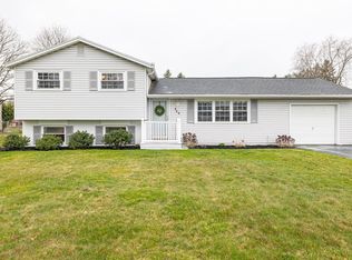 464 Wildbriar Rd, Rochester, NY 14623