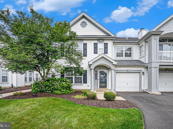 206 Red Maple Ct #419, Warwick, PA 18974