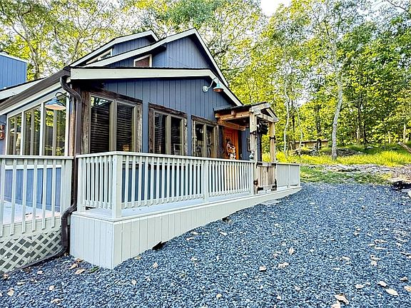3rd image of 2120 Apley Dr