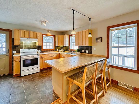 5th image of 5958 Hillcrest Rd