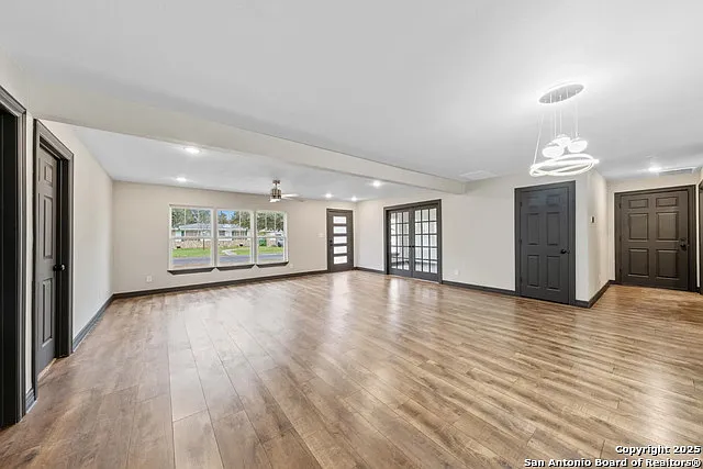 5 bed, 3.0 bath, 2999 sqft, $2,450 — Photo 2