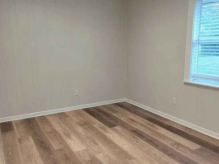 109 Maple St — Photo 10