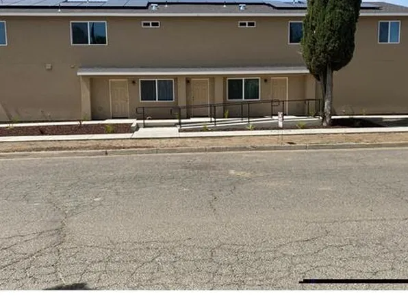 1135 H St, Merced, CA 95341