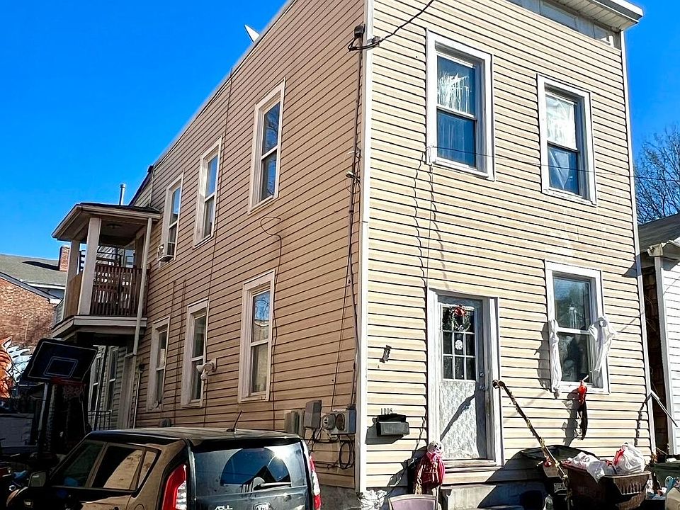 2nd image of 1005 Liberty St