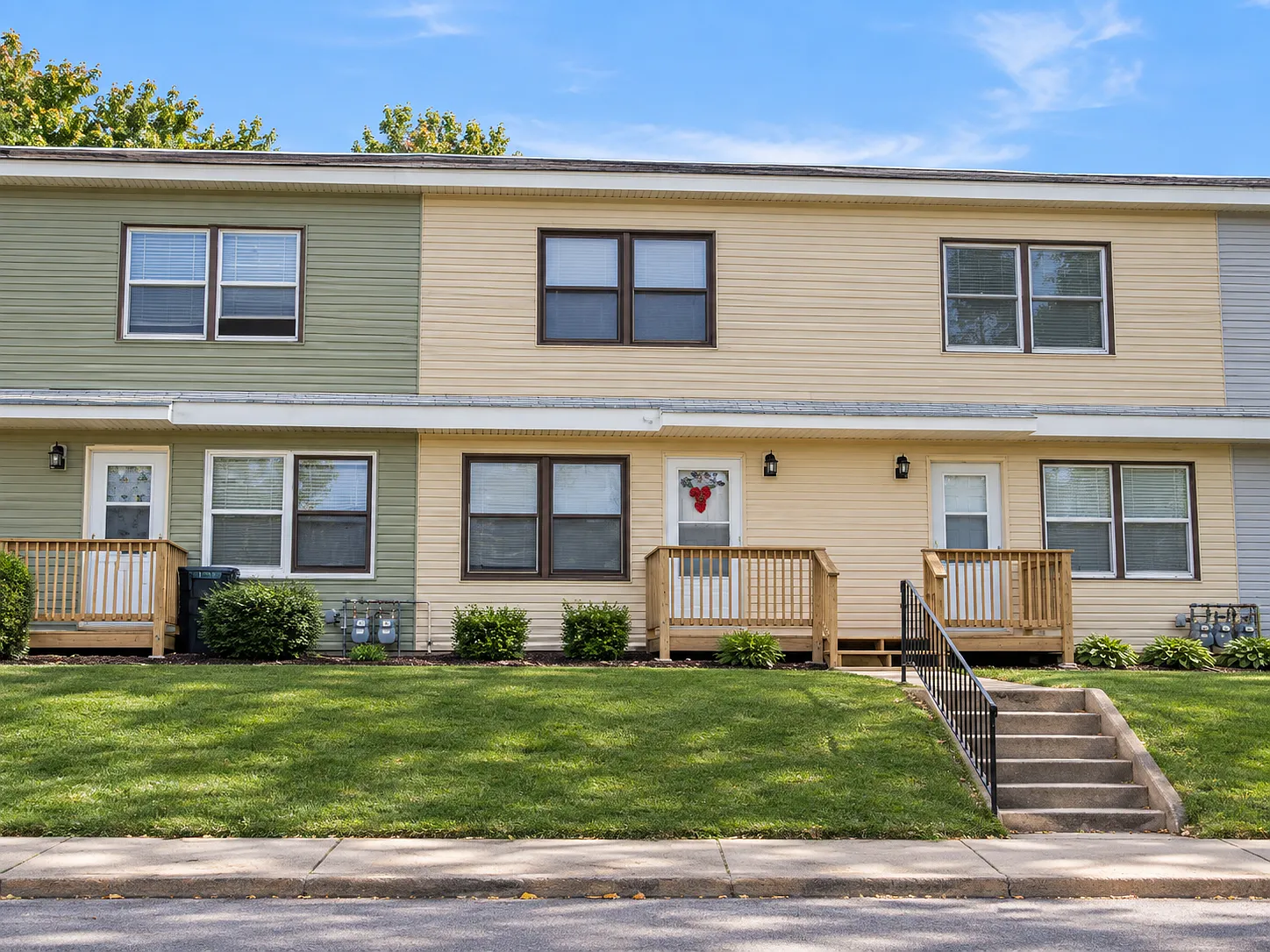 1233 W Mullan Ave — Photo 1