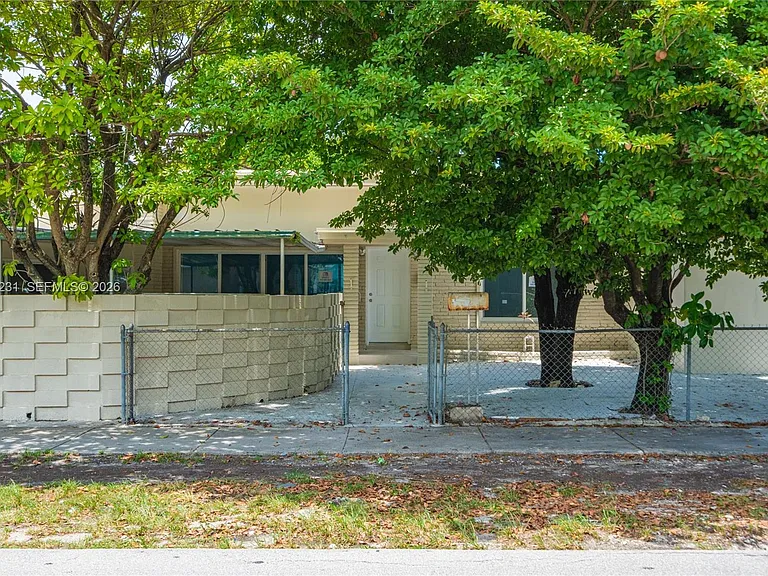 1701 NW 19th Ave — Photo 10