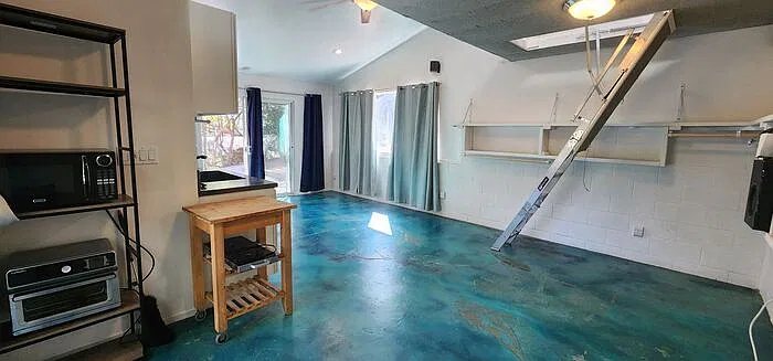 Studio, 1.0 bath, 400 sqft, $1,690 — Photo 2