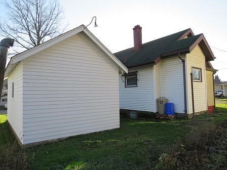 4th image of 723 W Elm St