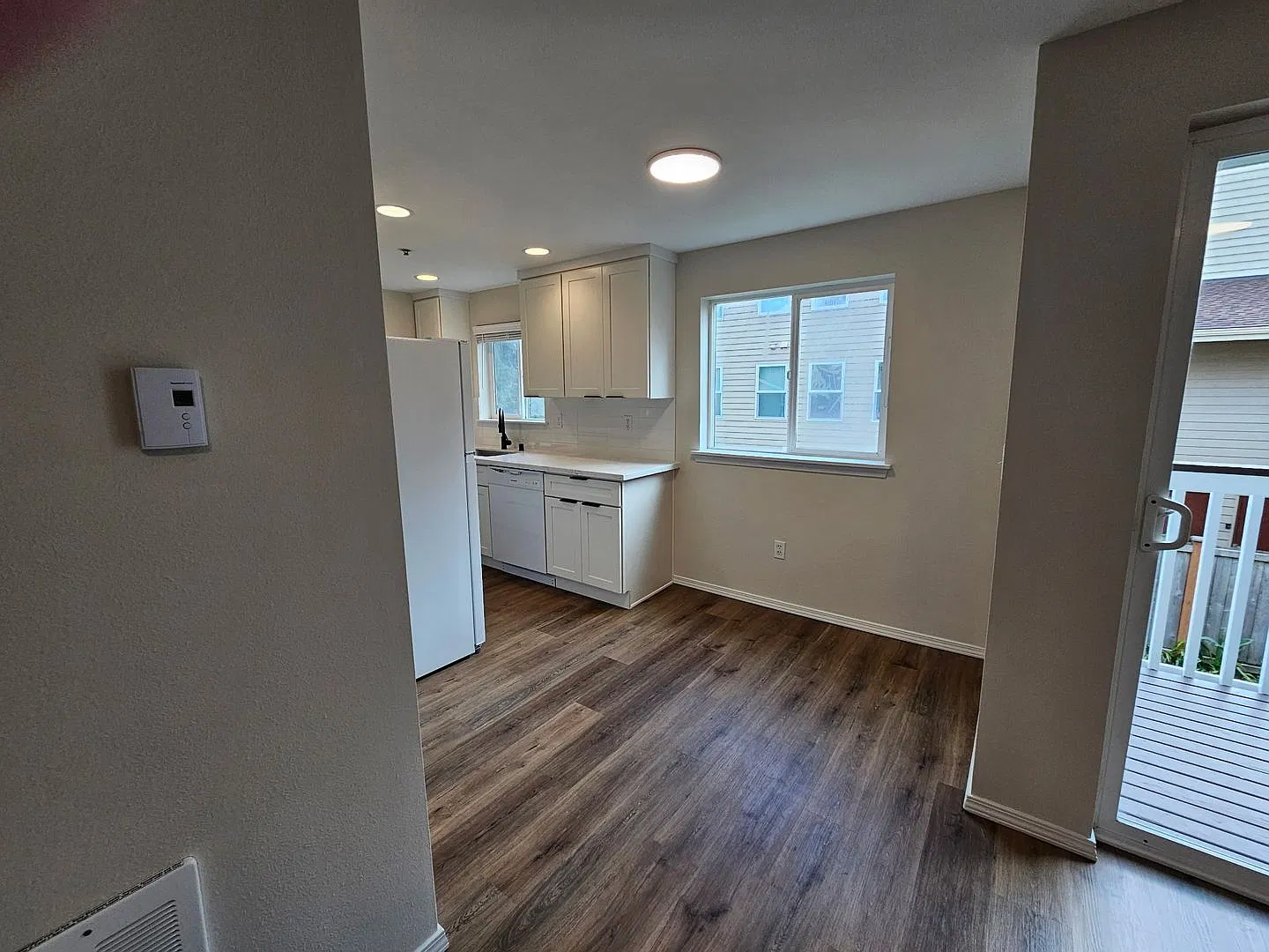 Deco Apartments — Photo 3